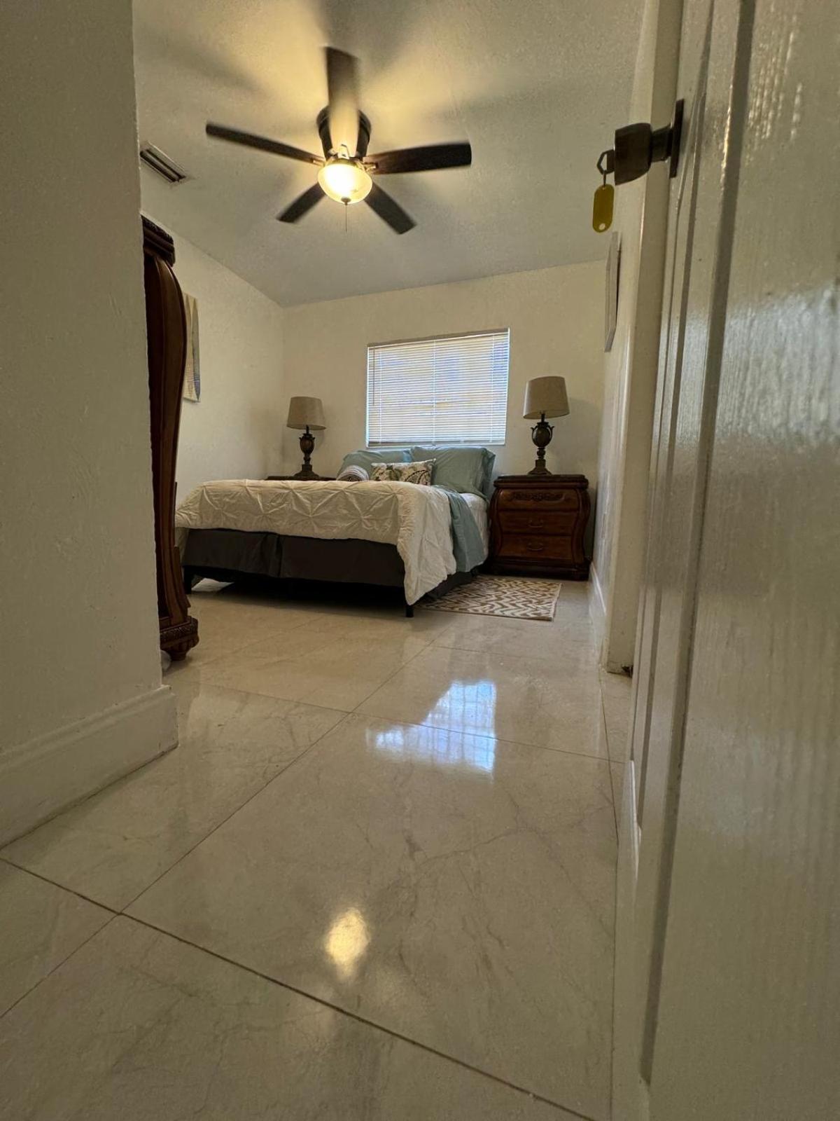 Ludge By Miami Airport Hostel Ngoại thất bức ảnh