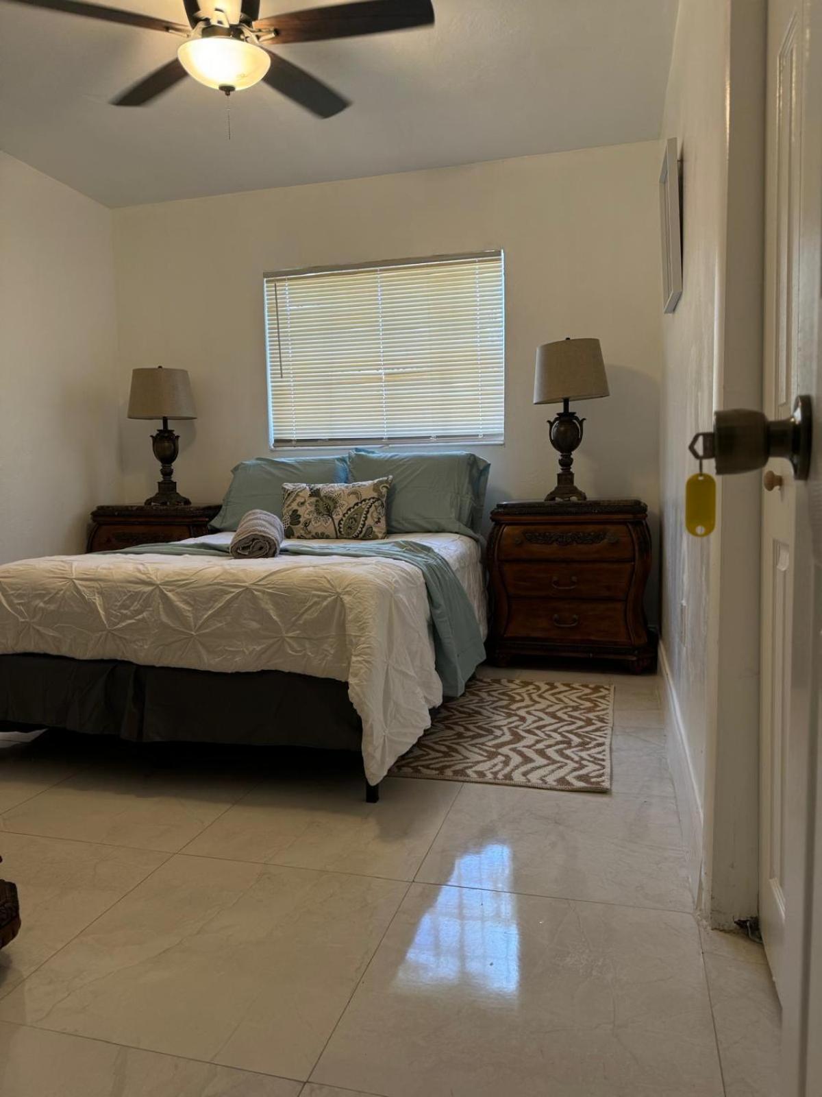 Ludge By Miami Airport Hostel Ngoại thất bức ảnh
